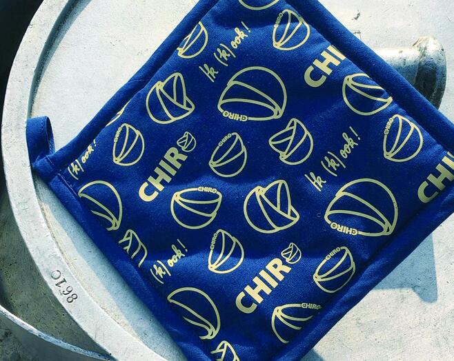 Blauwe pannenlap met Chrio logo